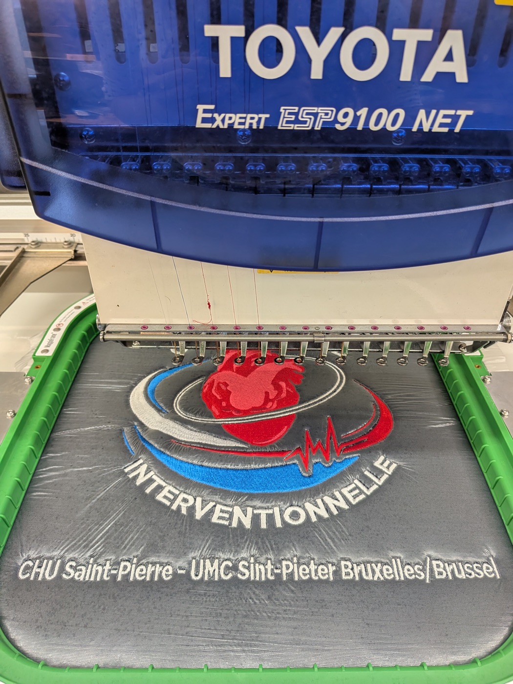 Broderie grand format, CHU Saint-Pierre